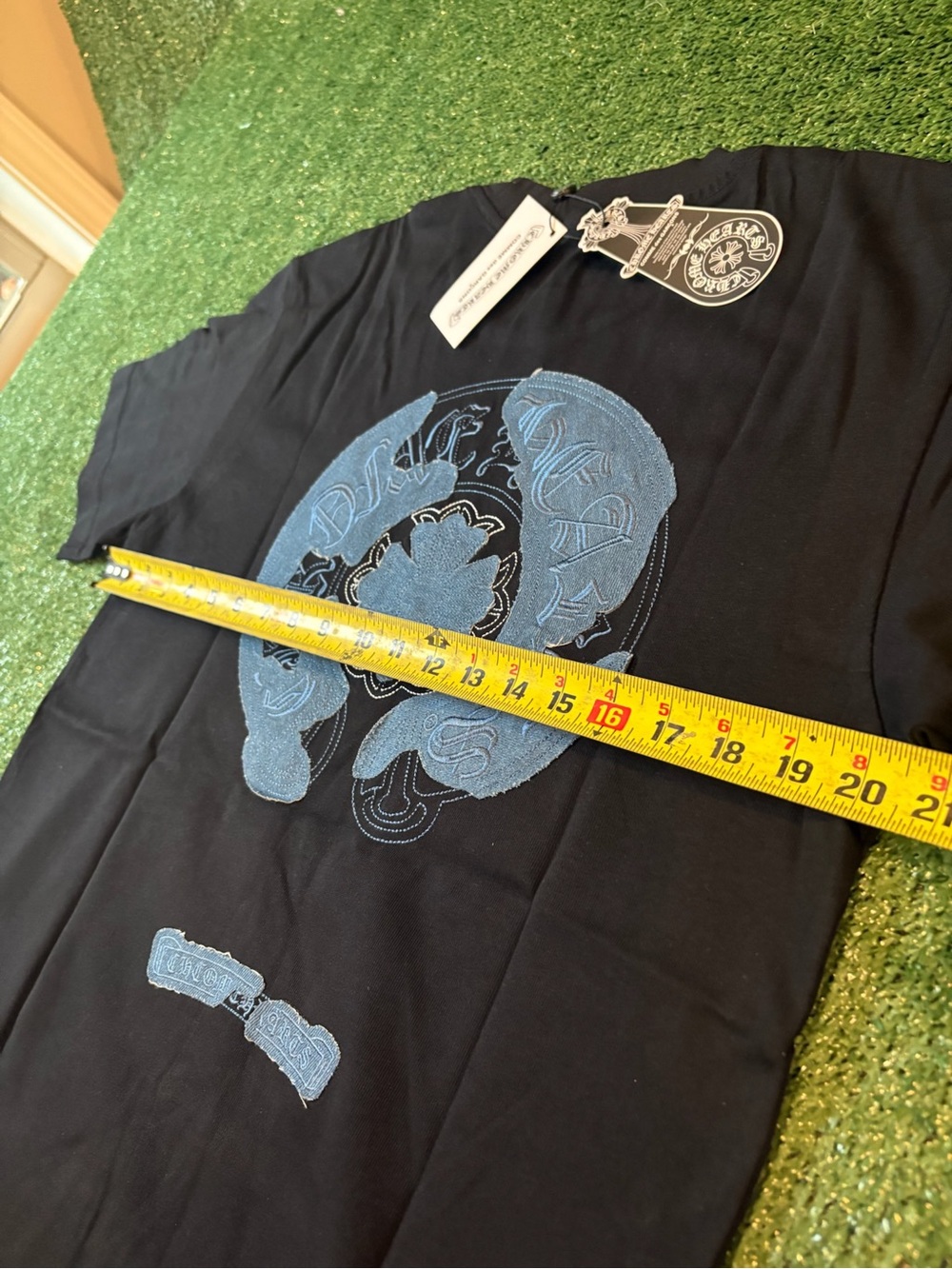 Men's Short Sleeve Crew Neck T-Shirt with Embroidered Crest - Black - Picture 5 of 6